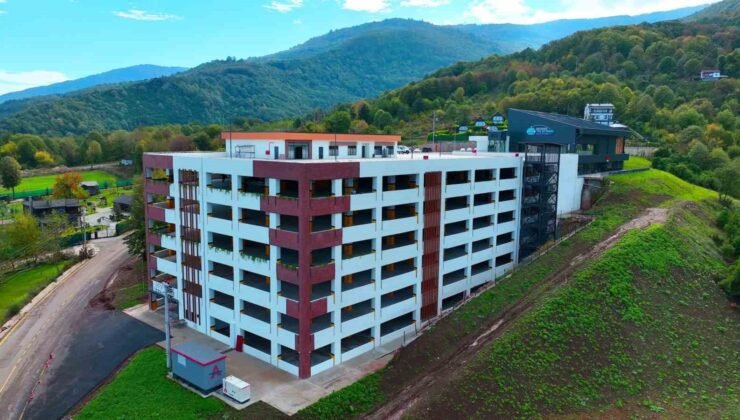 Kartepe Teleferik hattına hizmet verecek 6 katlı otopark tamamlandı