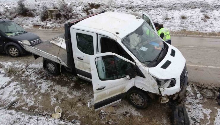 Kastamonu’da işçileri taşıyan kamyonet yan yattı: 7 yaralı