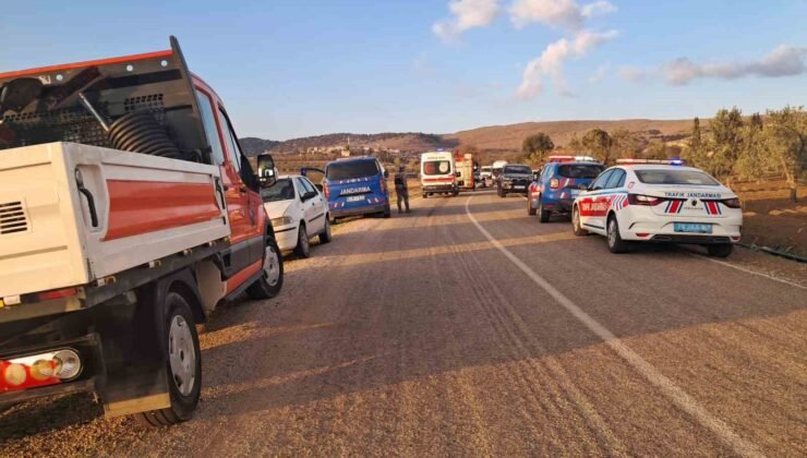 Kilis’te iki araç kafa kafaya çarpıştı: 3 yaralı
