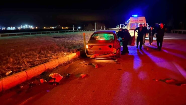 Kırmızı ışık ihlali kazaya sebep oldu: O anlar kamerada