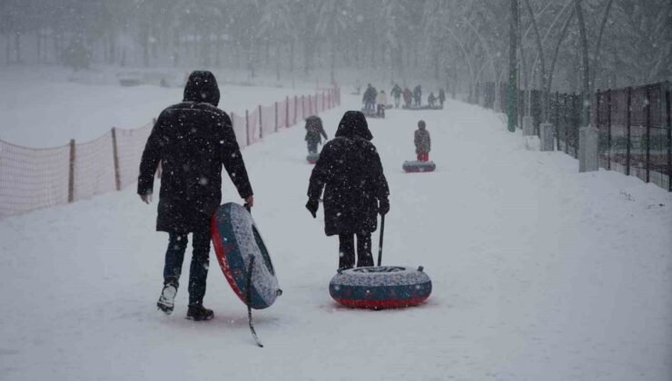 Kış turizminin gözdesi Kartepe’de kar sevinci