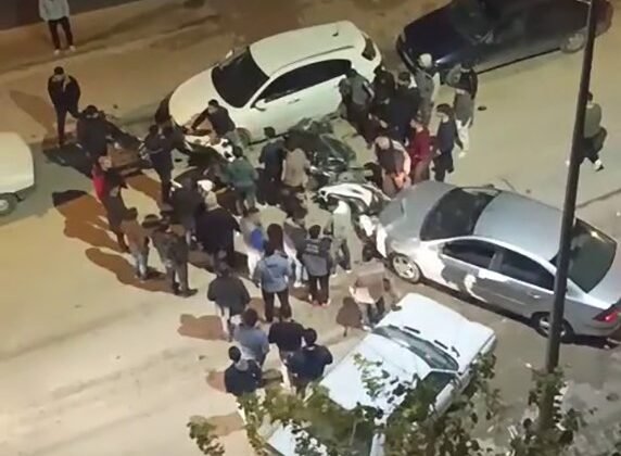 Kontrolden çıkan araç 4 otomobil ve 3 motosiklete çarpıştı