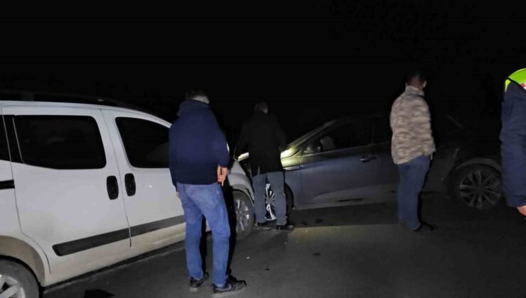 Konya’da otomobil ile hafif ticari araç çarpıştı: 8 yaralı