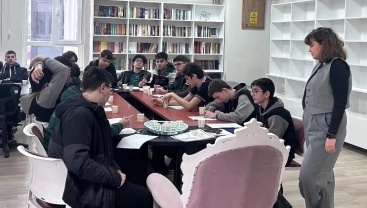Kütahya Şehit Selim Cansız AİHL’de öğrenci, yazar buluşması