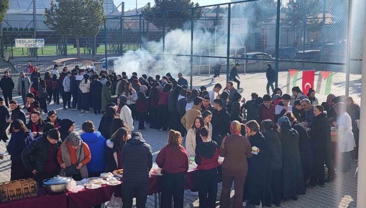 Kütahya’daki okullarda Filistin’e destek amacıyla düzenlenen Hayır Çarşısı etkinlikleri devam ediyor
