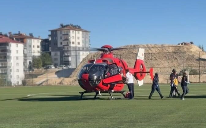 Malatya’da ambulans helikopter yaşlı adam için havalandı