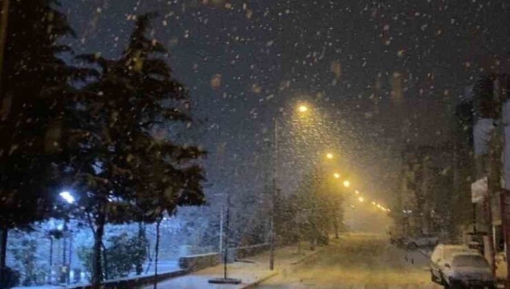 Mardin’de mevsimin ilk karı yağdı