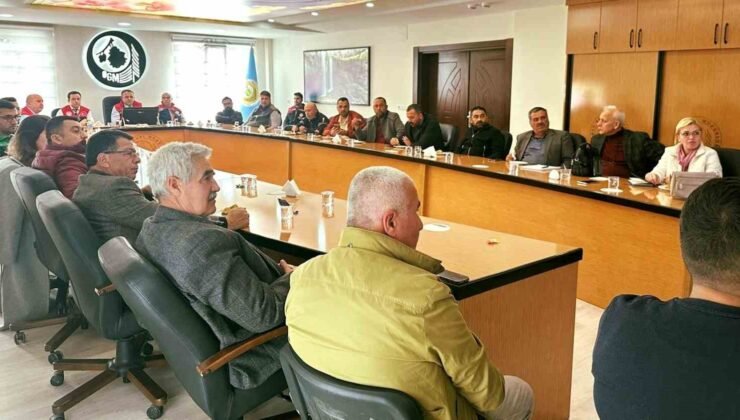 Mersin’de zeytinyağı ve sofralık zeytin üretimi bilgilendirme toplantısı