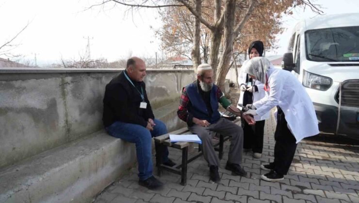 Muş’ta köy köy mobil sağlık taraması