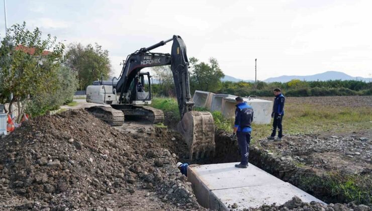 MUSKİ, Ortaca, Bahçelievler ve Okçular Mahallelerinin yağmur suyu hatlarını yeniliyor