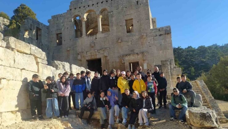 Mut Alahan Manastırı yerli ve yabancı turistlerin ilgi noktası oldu
