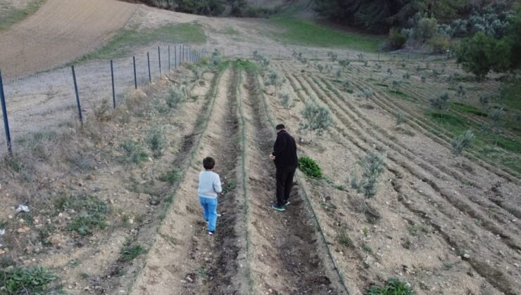 Osmaniye’de depremi yaşadı, toprağa tutundu