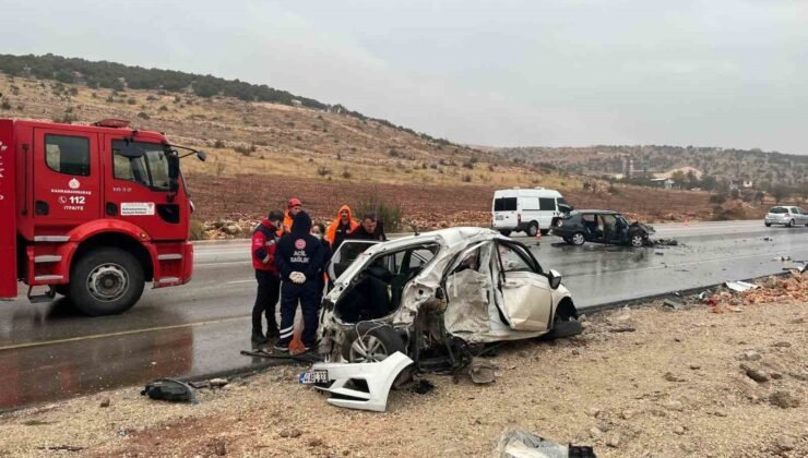 Otomobillerin hurdaya döndüğü kazada doktor öldü, 2 kişi de ağır yaralandı