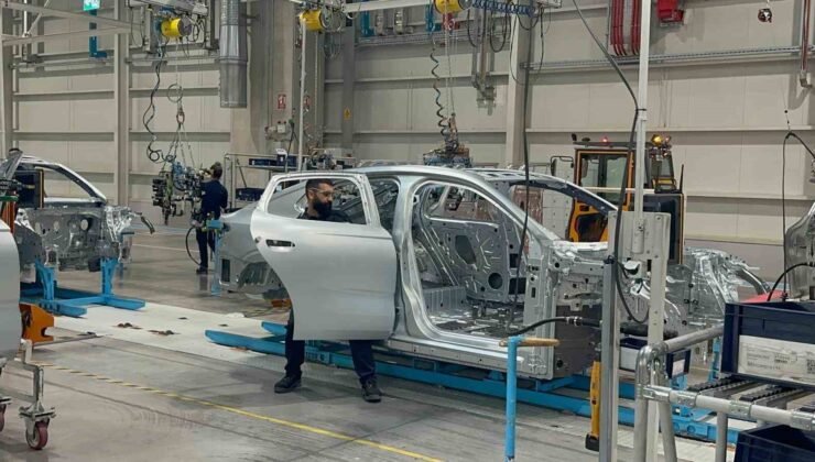 Otomotiv sektörü Avrupa’da gaza bastı