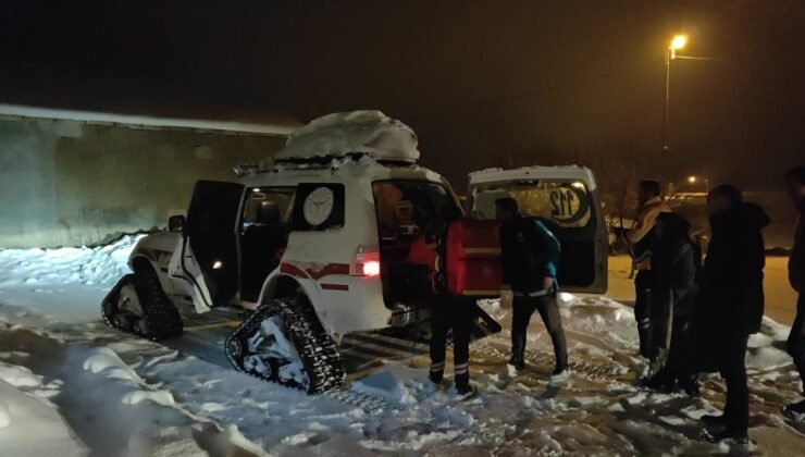 Paletli Ambulans nefes darlığı çeken öğretmen için dağları aştı