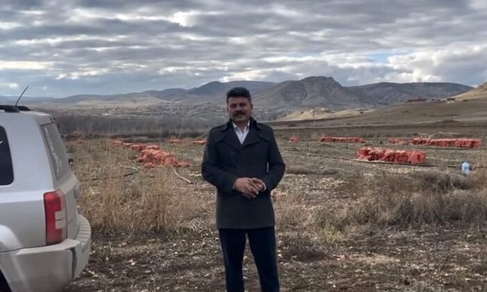 Patatesleri sokağa döken CHP’li başkan bu kez kamu kurumuna hakaret etti