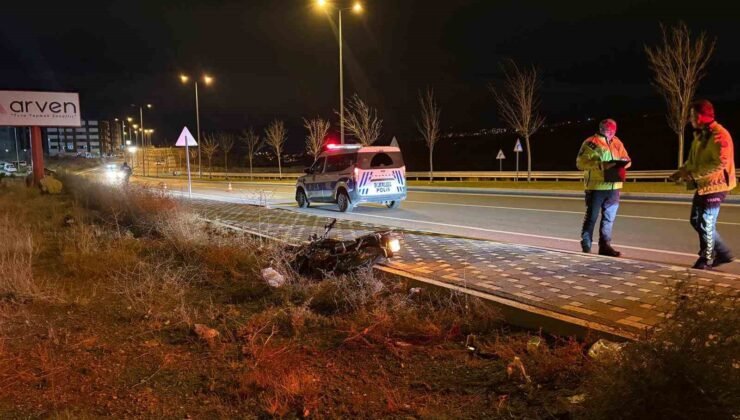 Polisten kaçan motosiklet sürücüsü ters yöne girerek, kaza yaptı: 1 yaralı