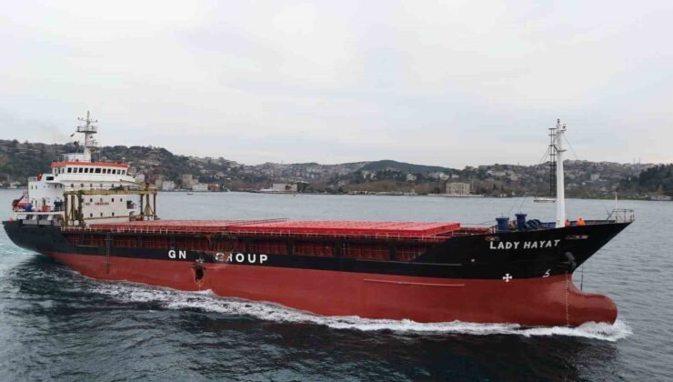 Romanya’da kazaya karışan Türk gemisi İstanbul Boğazı’ndan geçti