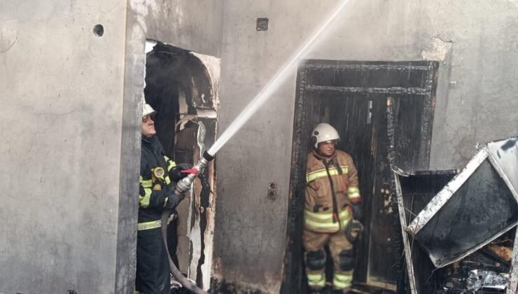 Samandağ’da ev yangını