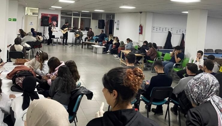 Simav’da üniversite öğrencilerine yönelik motivasyon programı düzenlendi
