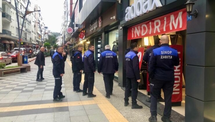 Sinop’ta zabıta ekiplerinden kaldırım işgali denetimi