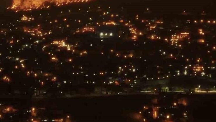 Sisle bütünleşen Mardin gecesi kartpostallık görüntüler oluşturdu