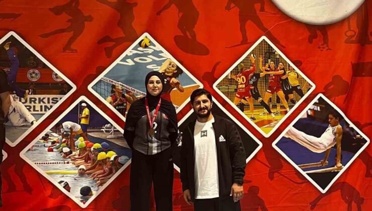Şuhut Anadolu Lisesi’nden tarihi başarı