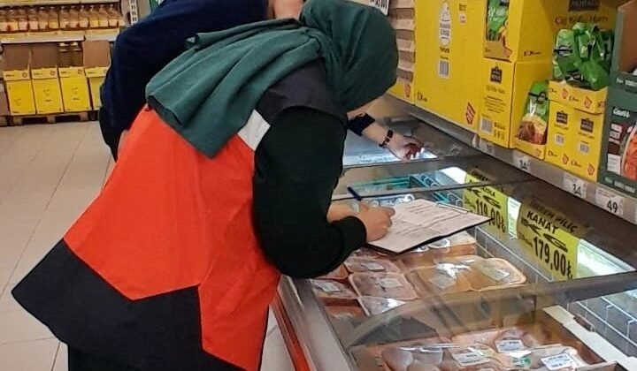 Tavşanlı’da marketlerde fiyat takibi denetimleri sürüyor