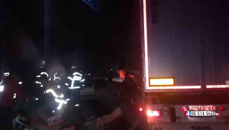 Tır ile çarpışan TOFAŞ hurdaya döndü