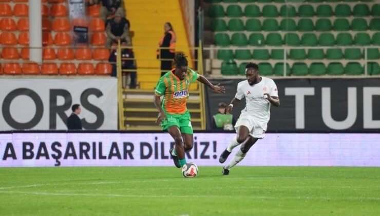 Trendyol Süper Lig: Alanyaspor: 0 – Antalyaspor: 0 (İlk yarı)