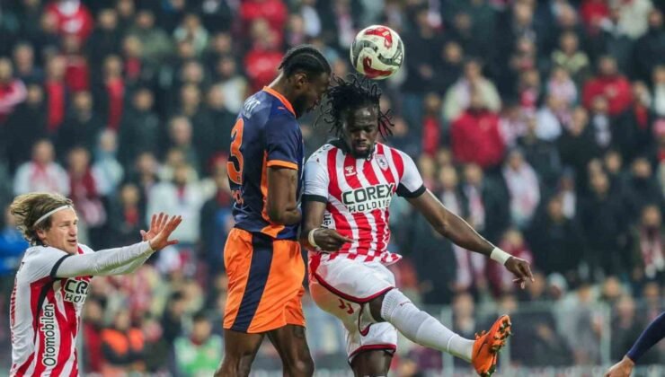 Trendyol Süper Lig: Samsunspor: 0 – RAMS Başakşehir: 0 (İlk yarı)