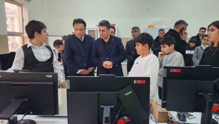 Tunceli’de Bilim ve Sanat Şenliği renkli görüntülere sahne oldu