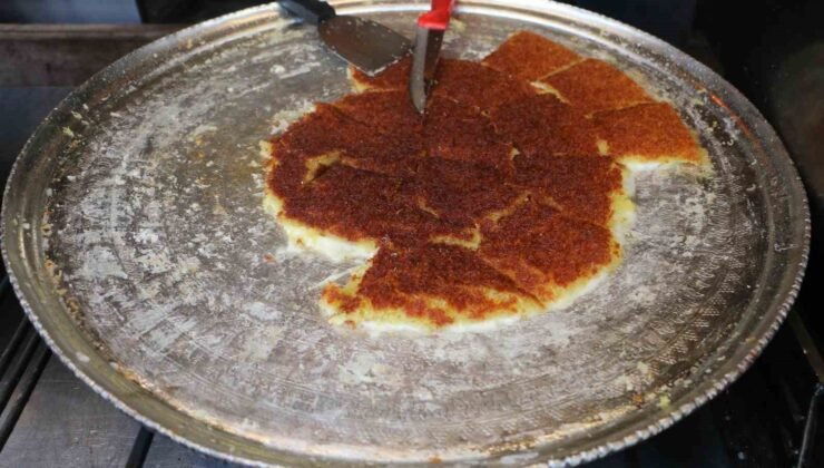 Turistlerden Lübnan künefesine yoğun ilgi