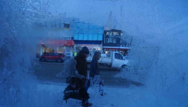 Türkiye’nin en soğuk yeri Erzurum oldu, çeşmeler buz tuttu