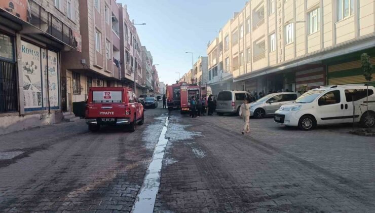 Tutuşan talaş iş yerini yaktı