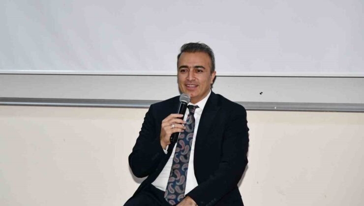 Vali Çiçek, Ardahan Üniversitesi’nde söyleşi programına katıldı