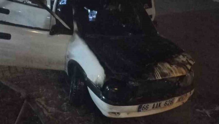Yozgat’ta otomobil alevlere teslim oldu