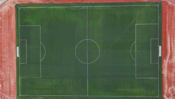 Acıpayam’daki futbolsa sahası FIFA standartlarına getirildi