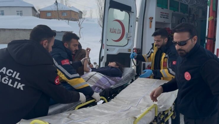 Ağrı Patnos Uzunca köyü’nde zamanla yarış: 15 yaşındaki hasta paletli ambulansla hastaneye götürüldü