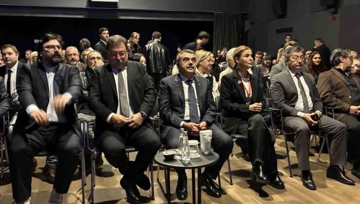 “Ailem” dizisinin ikinci sezonu Bakan Tekin ve Bakan Göktaş’ın katılımıyla tanıtıldı