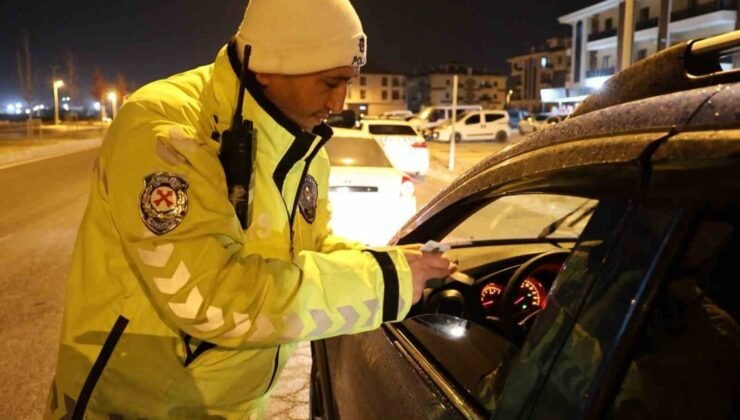 Aksaray’da trafik ekiplerinden alkol denetimi