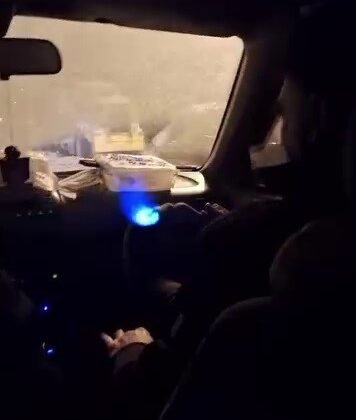 Araç içerisinde pürmüzle ısınmaya çalıştılar
