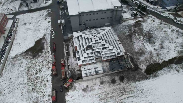Arnavutköy’de plastik fabrikasında yangın