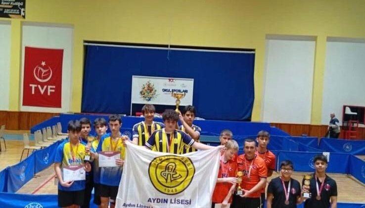 Aydın Lisesi Masa Tenisi Turnuvası’nda şampiyonu oldu