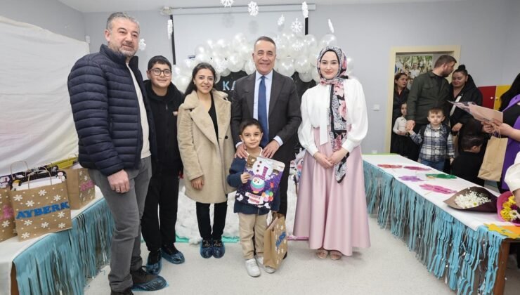 Başkan Dursun çocukların karne heyecanını paylaştı
