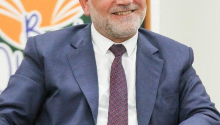 Başkan Sandıkçı: “Öğrencilerimizin tamamına burs desteği sağlıyoruz”
