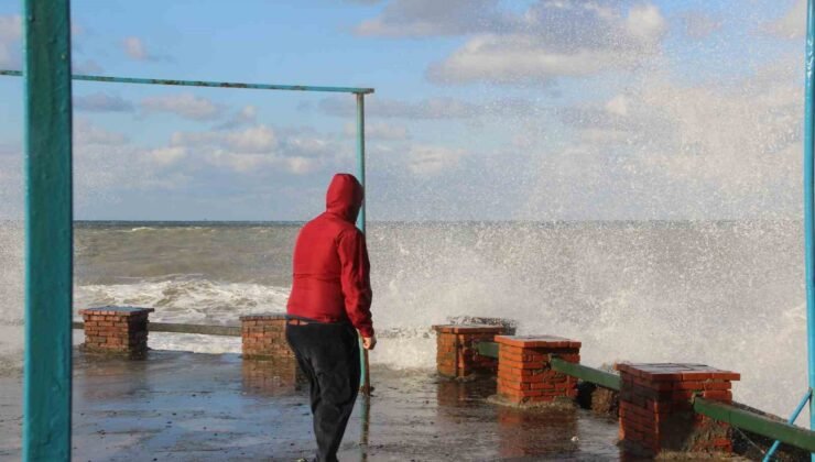 Batı Karadeniz’in iç kesimlerinde kuvvetli rüzgar uyarısı