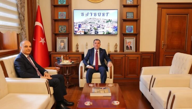 Bayburt’un yeni Defterdarı Hikmet Yıldız göreve başladı