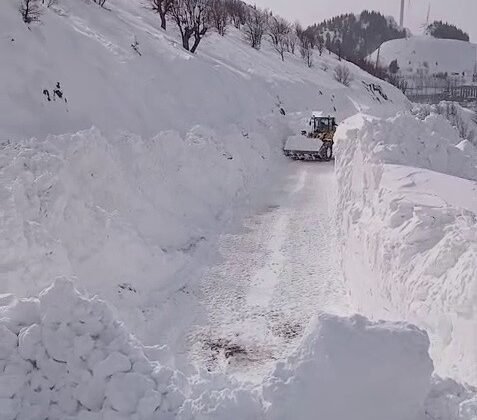 Bazı köylere ulaşım sağlanamıyor