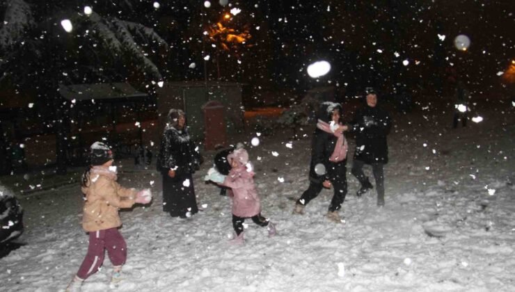 Beyşehir’de kar sevinci